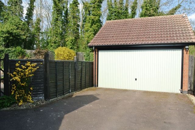 Image of 3 bedroom Detached house for sale in Ingle Court Woolsthorpe by Colsterworth Grantham NG33 at Ingle Court Woolsthorpe by Colsterworth Grantham, NG33 5PB
