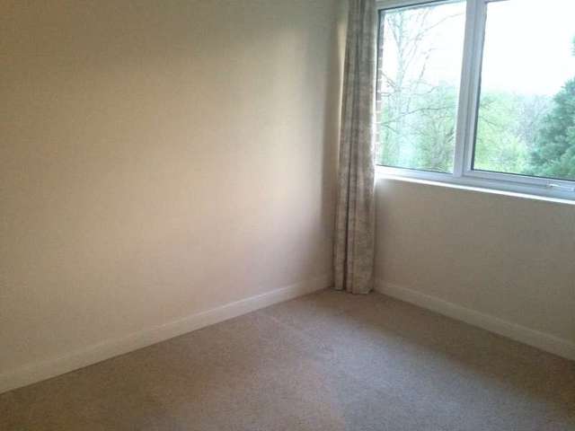  Image of 2 bedroom Flat to rent in Liebenrood Road Reading RG30 at Reading, RG30 2DU