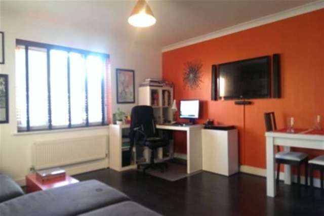  Image of 1 bedroom Flat to rent in Isabella Place Kingston upon Thames KT2 at Kingston upon Thames, KT2 5PB