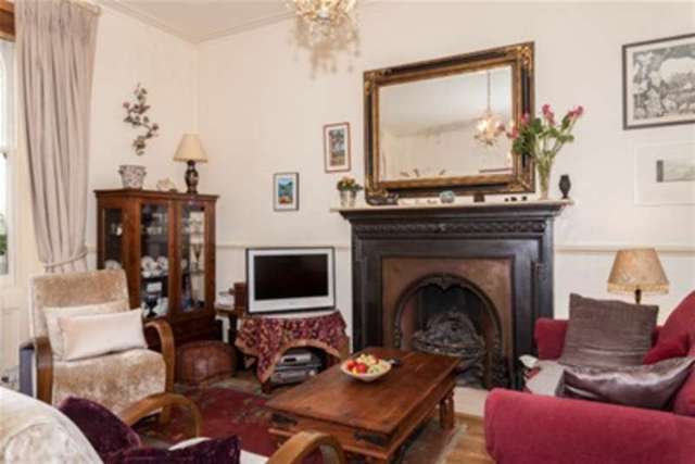  Image of 1 bedroom Property to rent in Kensington Gardens Square London W2 at London, W2 4DG
