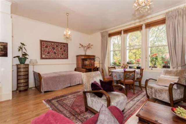  Image of 1 bedroom Property to rent in Kensington Gardens Square London W2 at London, W2 4DG