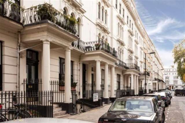  Image of 1 bedroom Property to rent in Kensington Gardens Square London W2 at London, W2 4DG