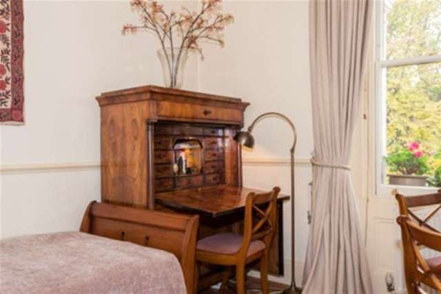  Image of 1 bedroom Property to rent in Kensington Gardens Square London W2 at London, W2 4DG