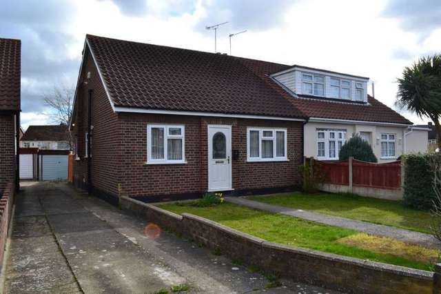  Image of 2 bedroom Bungalow to rent in Kersey Gardens Harold Wood Romford RM3 at Harold Wood, RM3 0ER