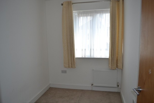  Image of 3 bedroom Terraced house to rent in Millhaven Close Chadwell Heath Romford RM6 at Kibble Close  Chadwell Heath, RM6 4PW