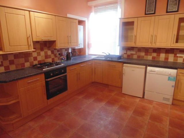  Image of 2 bedroom Flat to rent in Kilmacolm Road Bridge of Weir PA11 at Bridge of Weir Bridge of Weir Renfrewshire, PA11 3PU
