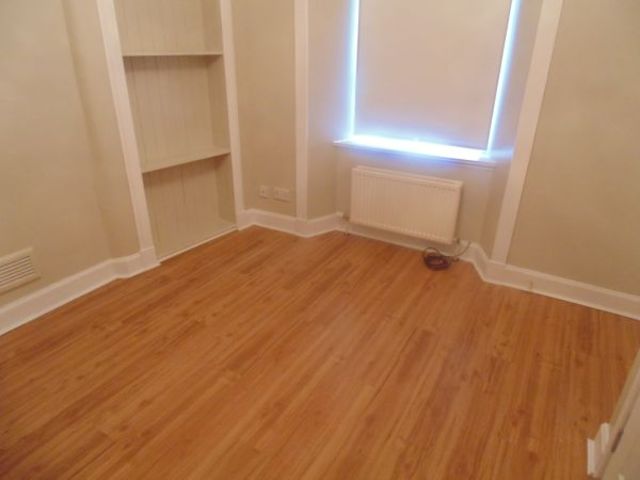  Image of 2 bedroom Flat to rent in Kilmacolm Road Bridge of Weir PA11 at Bridge of Weir Bridge of Weir Renfrewshire, PA11 3PU