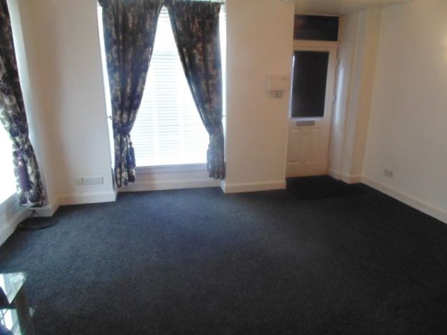  Image of 2 bedroom Flat to rent in Kilmacolm Road Bridge of Weir PA11 at Bridge of Weir Bridge of Weir Renfrewshire, PA11 3PU