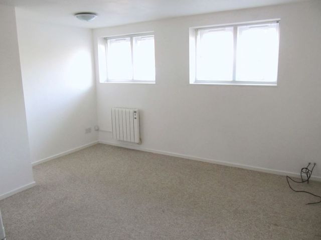 Image of 1 bedroom Flat for sale in Kings Road Evesham WR11 at Kings Road  Evesham, WR11 3BL