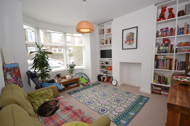  Image of 2 bedroom Property to rent in Kitchener Road London N2 at East Finchley, N2 8AS