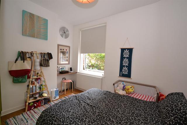  Image of 2 bedroom Property to rent in Kitchener Road London N2 at East Finchley, N2 8AS