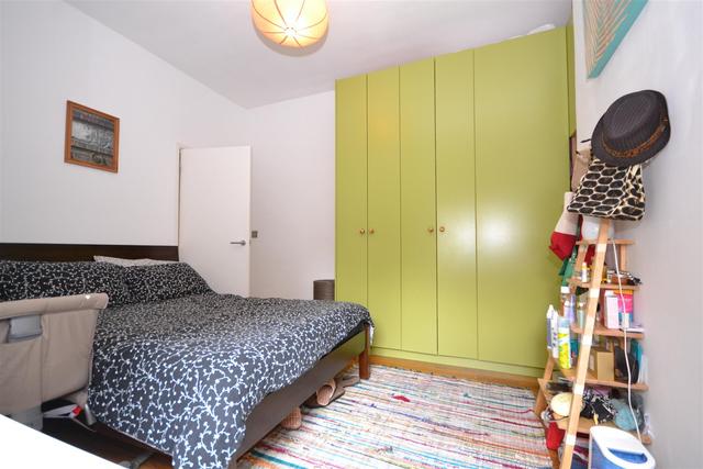  Image of 2 bedroom Property to rent in Kitchener Road London N2 at East Finchley, N2 8AS