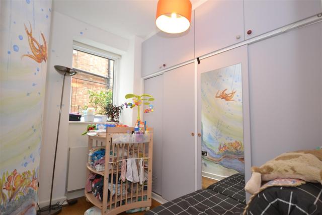  Image of 2 bedroom Property to rent in Kitchener Road London N2 at East Finchley, N2 8AS