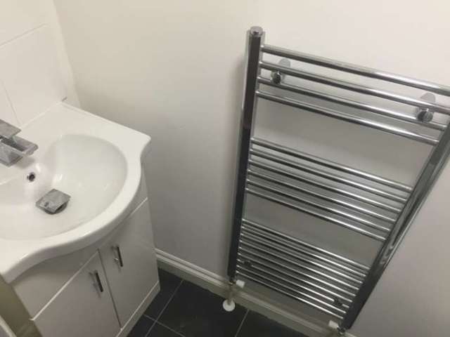  Image of 1 bedroom House Share to rent in Liverpool Road Eccles Manchester M30 at Liverpool Road  Eccles, M30 7BY