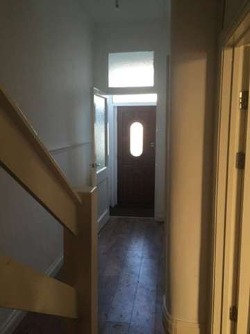  Image of 1 bedroom House Share to rent in Liverpool Road Eccles Manchester M30 at Liverpool Road  Eccles, M30 7BY
