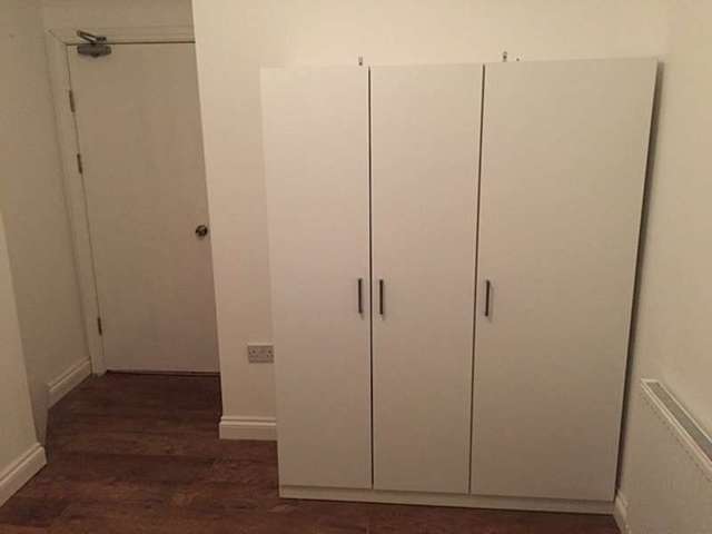  Image of 1 bedroom House Share to rent in Liverpool Road Eccles Manchester M30 at Liverpool Road  Eccles, M30 7BY