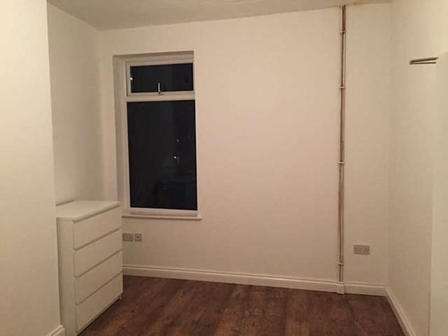 Image of 1 bedroom House Share to rent in Liverpool Road Eccles Manchester M30 at Liverpool Road  Eccles, M30 7BY