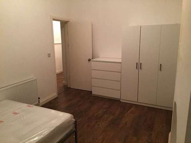  Image of 1 bedroom House Share to rent in Liverpool Road Eccles Manchester M30 at Liverpool Road  Eccles, M30 7BY