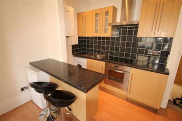  Image of 1 bedroom Flat to rent in Lenham Road Sutton SM1 at Sutton, SM1 4BG