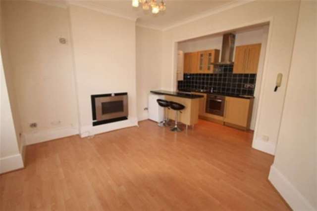  Image of 1 bedroom Flat to rent in Lenham Road Sutton SM1 at Sutton, SM1 4BG