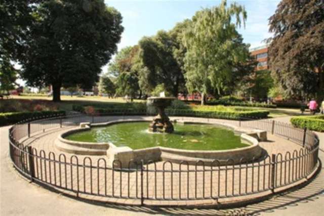  Image of 1 bedroom Flat to rent in Lenham Road Sutton SM1 at Sutton, SM1 4BG