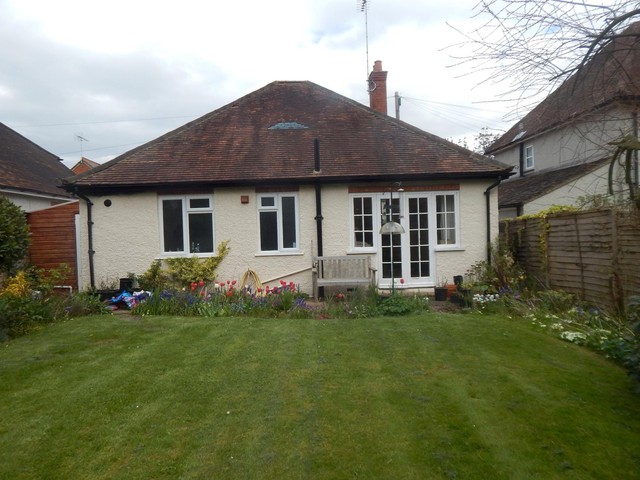  Image of 2 bedroom Bungalow to rent in Long Garden Walk Farnham GU9 at Farnham, GU9 7HX
