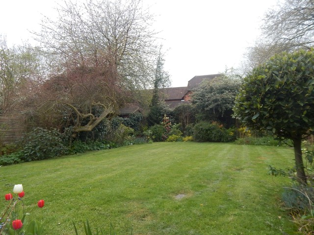  Image of 2 bedroom Bungalow to rent in Long Garden Walk Farnham GU9 at Farnham, GU9 7HX