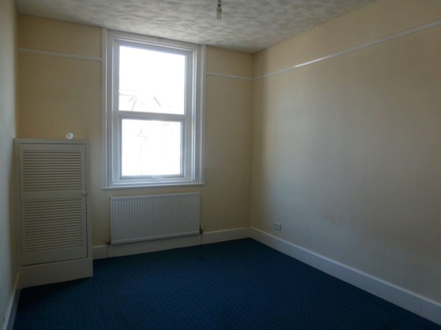  Image of 2 bedroom Flat to rent in Lowcay Road Southsea PO5 at Southsea, PO5 2PZ