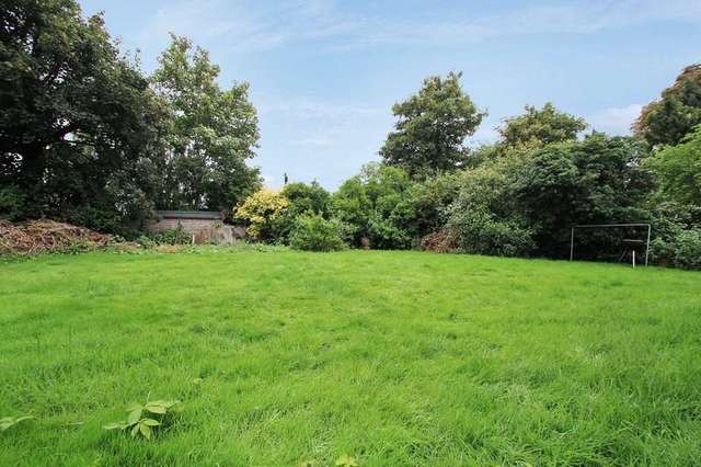  Image of 1 bedroom Flat for sale in Manor Drive Berrylands Surbiton KT5 at Surbiton Surrey, KT5 8NE