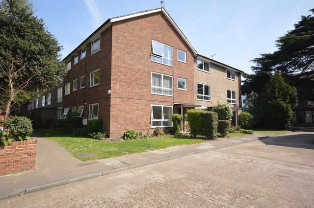  Image of 2 bedroom Flat to rent in Maple Road Surbiton KT6 at Maple Road  Surbiton, KT6 4AX