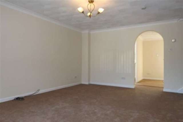  Image of 3 bedroom Property to rent in Kens Way Milton Cambridge CB24 at Cambridge, CB24 6DJ