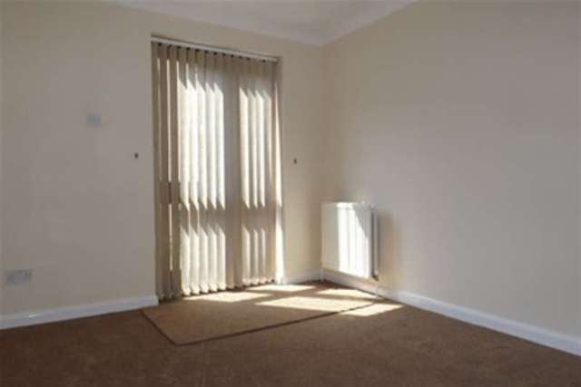  Image of 3 bedroom Property to rent in Kens Way Milton Cambridge CB24 at Cambridge, CB24 6DJ