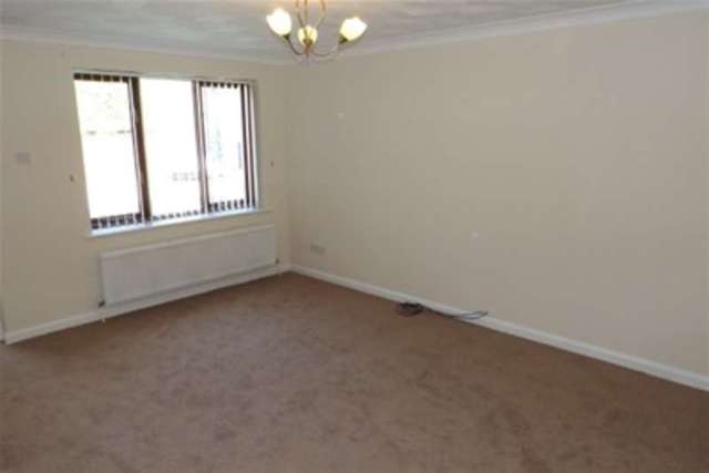  Image of 3 bedroom Property to rent in Kens Way Milton Cambridge CB24 at Cambridge, CB24 6DJ
