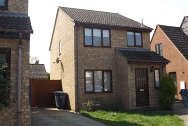  Image of 3 bedroom Property to rent in Kens Way Milton Cambridge CB24 at Cambridge, CB24 6DJ