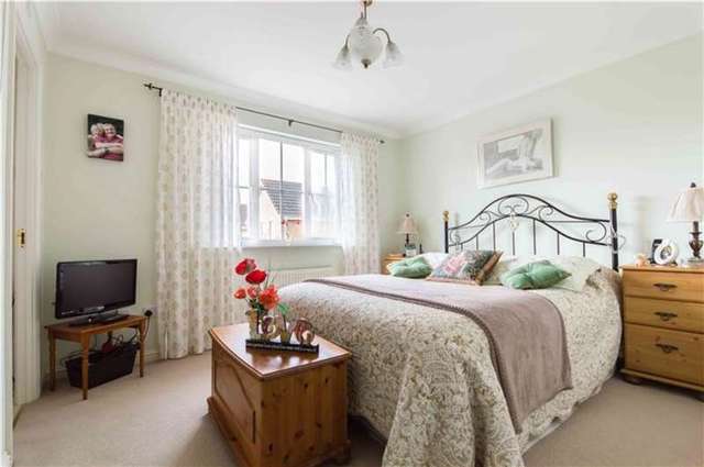  Image of 3 bedroom Detached house for sale in Moat Way Swavesey Cambridge CB24 at Swavesey, CB24 4GQ