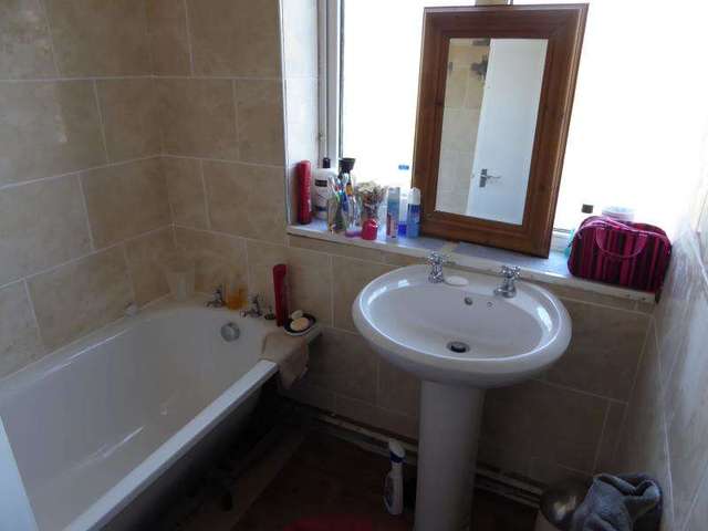  Image of 3 bedroom Flat for sale in Monkswood Green Seacroft Leeds LS14 at Leeds, LS14 1DN