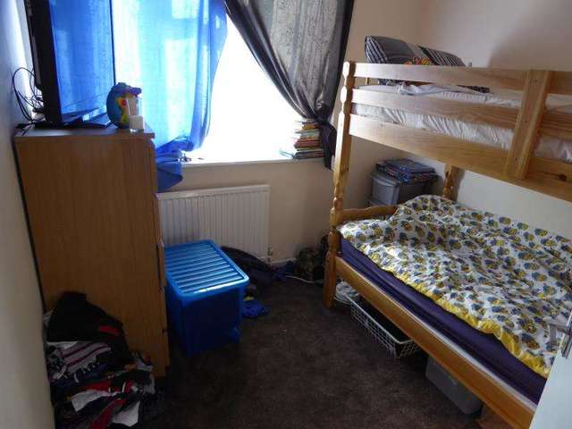  Image of 3 bedroom Flat for sale in Monkswood Green Seacroft Leeds LS14 at Leeds, LS14 1DN