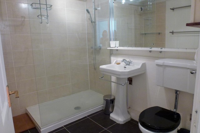 Image of 3 bedroom Flat to rent in Montpelier Crescent Brighton BN1 at Basement flat  Brighton, BN1 3JF