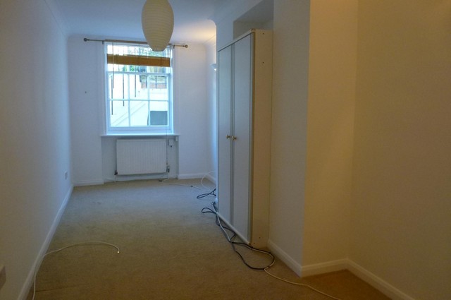  Image of 3 bedroom Flat to rent in Montpelier Crescent Brighton BN1 at Basement flat  Brighton, BN1 3JF