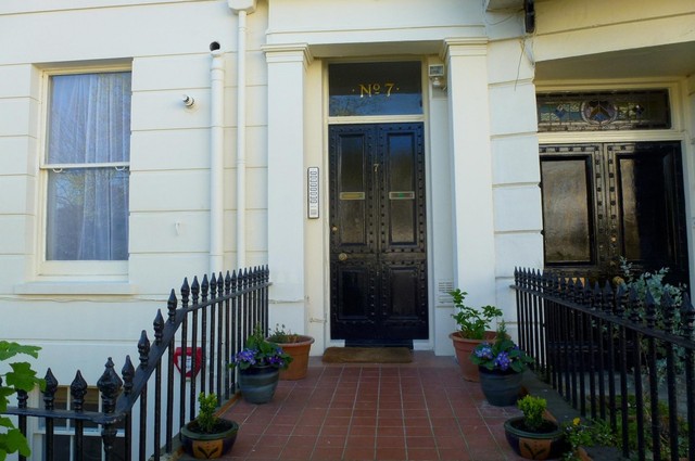  Image of 3 bedroom Flat to rent in Montpelier Crescent Brighton BN1 at Basement flat  Brighton, BN1 3JF