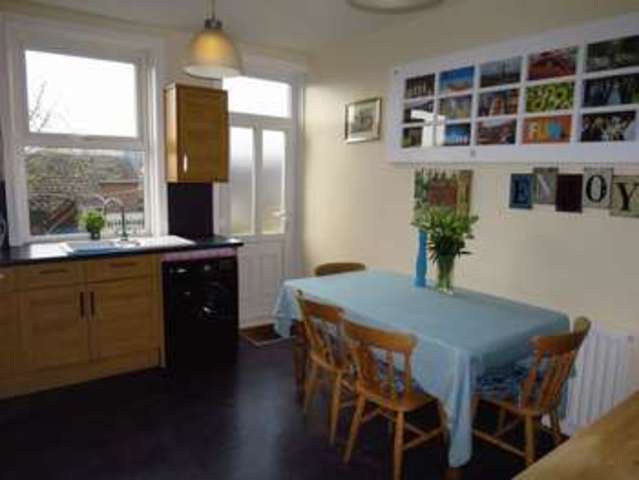 Image of 2 bedroom Terraced house to rent in Gillroyd Parade Morley Leeds LS27 at Gillroyd Parade Morley Leeds, LS27 8AN