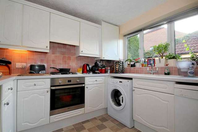  Image of 4 bedroom Detached house to rent in Morpeth Close Hemel Hempstead HP2 at Morpeth Close  Hemel Hempstead, HP2 4JD