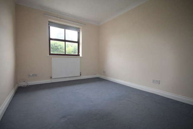  Image of 2 bedroom End of Terrace to rent in Morris Close Croydon CR0 at Monks Orchard  Shirley, CR0 7RD