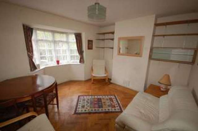  Image of 1 bedroom Flat to rent in Neale Close London N2 at Neale Close  Hampstead Garden Suburb, N2 0LE