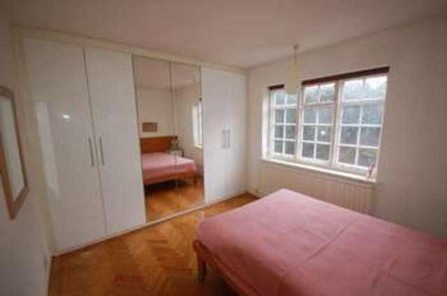  Image of 1 bedroom Flat to rent in Neale Close London N2 at Neale Close  Hampstead Garden Suburb, N2 0LE