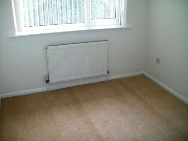  Image of 3 bedroom Semi-Detached house to rent in Newby Close Whetstone Leicester LE8 at Newby Close  Whetstone, LE8 6YW