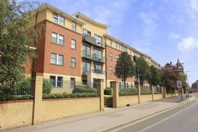  Image of 2 bedroom Flat to rent in Tottenham Lane London N8 at Tottenham Lane  Crouch End, N8 7HF