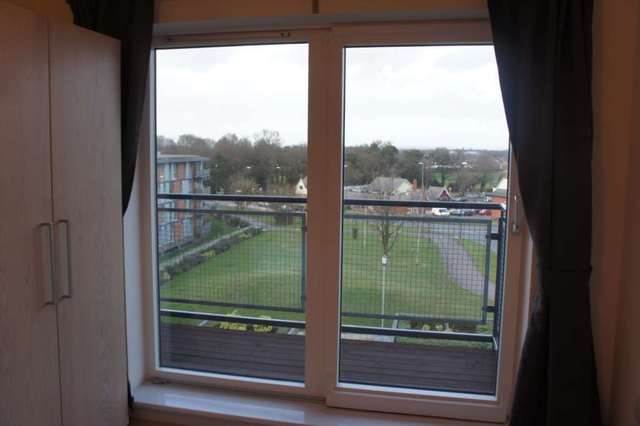  Image of 2 bedroom Apartment to rent in Commonwealth Drive Crawley RH10 at Page Court Commonwealth Drive Crawley, RH10 1AT
