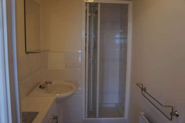  Image of 2 bedroom Apartment to rent in Commonwealth Drive Crawley RH10 at Page Court Commonwealth Drive Crawley, RH10 1AT