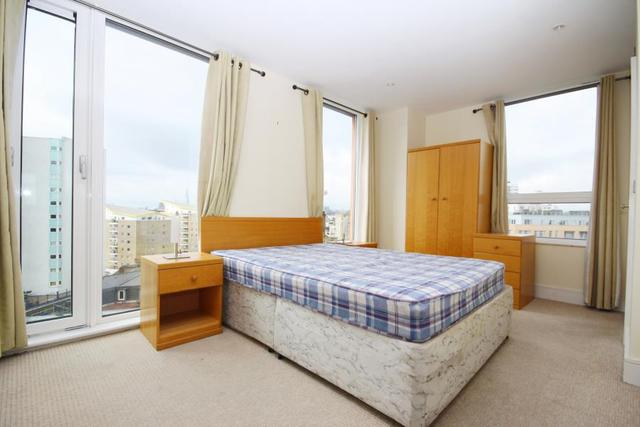  Image of 2 bedroom Apartment for sale in Wharf Lane London E14 at London, E14 7HW